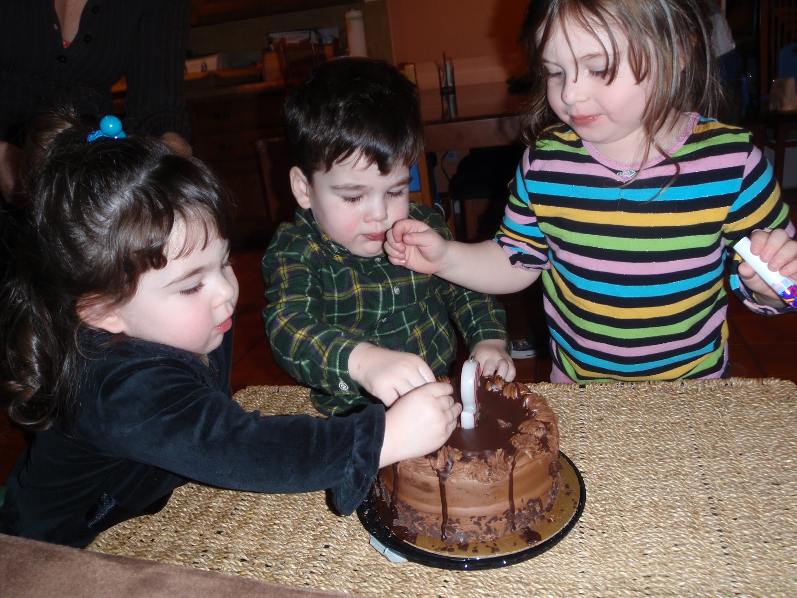 twins with cake